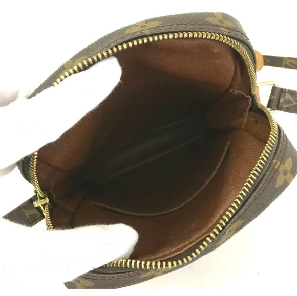 Louis Vuitton Danube Monogram Crossbody Shoulder Bag - Picture 6 of 11